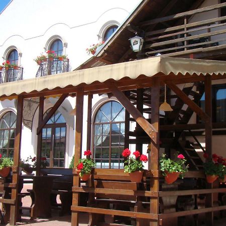 Casa Hora Hotel Сучеава Екстериор снимка