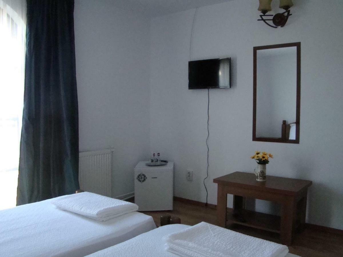 Casa Hora Hotel Сучеава Екстериор снимка