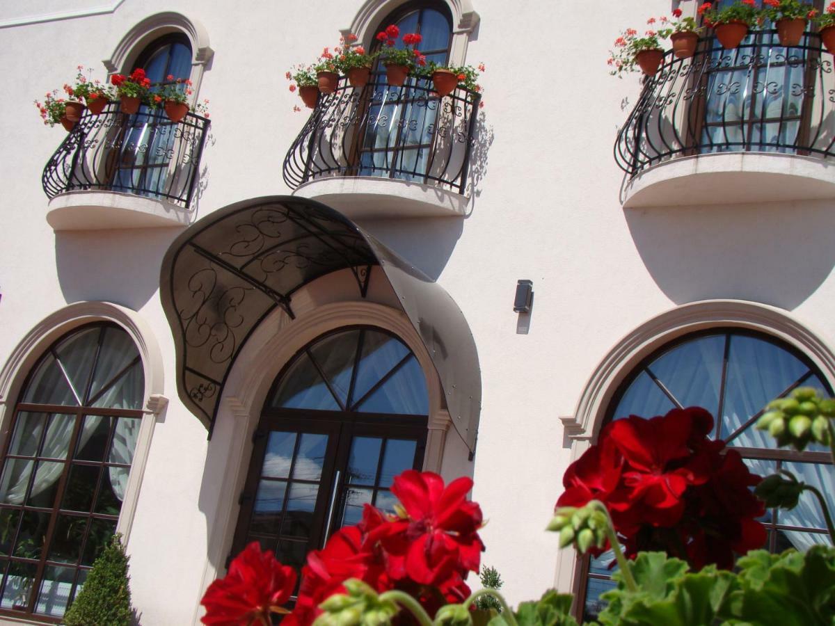Casa Hora Hotel Сучеава Екстериор снимка