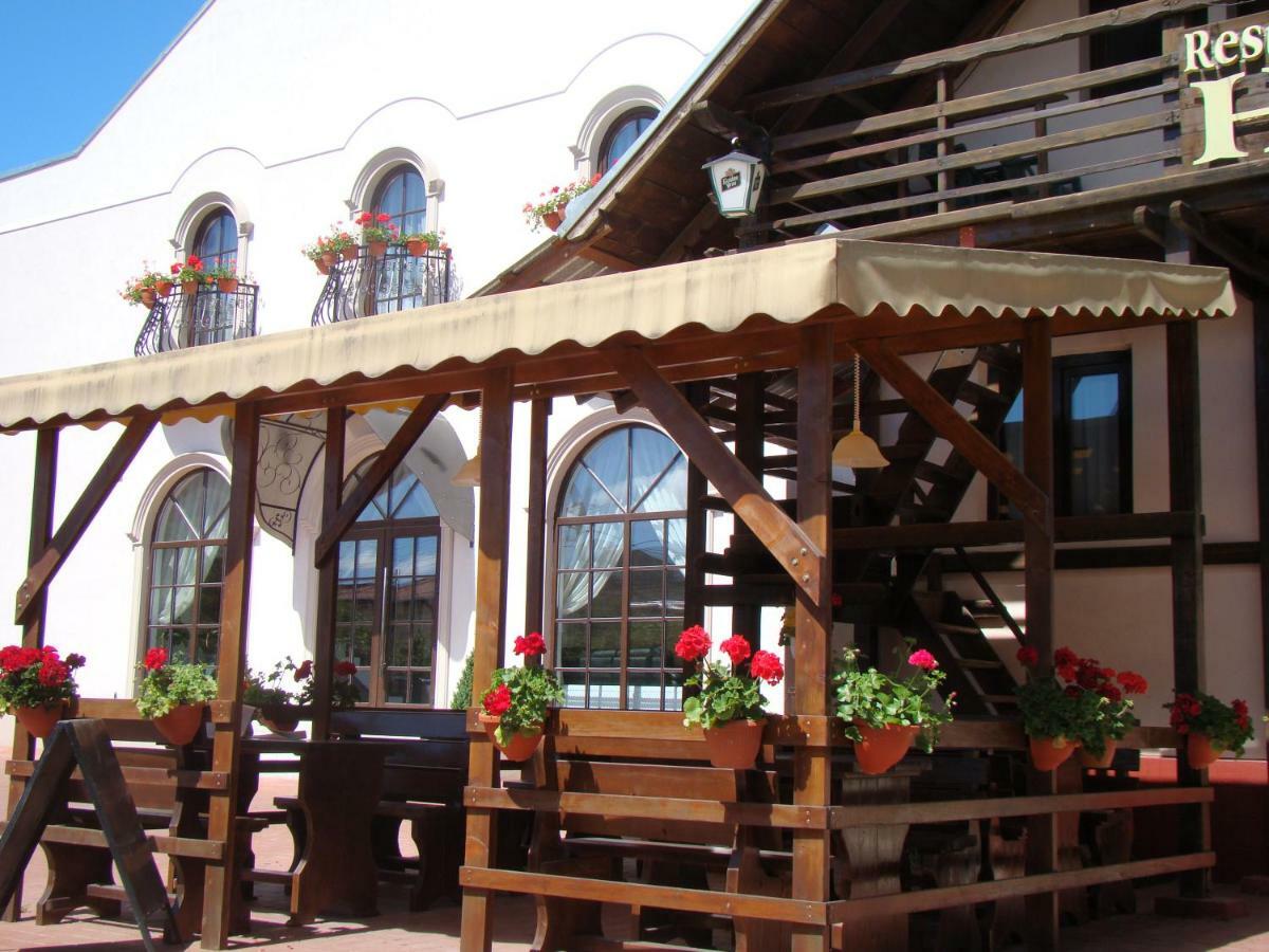 Casa Hora Hotel Сучеава Екстериор снимка
